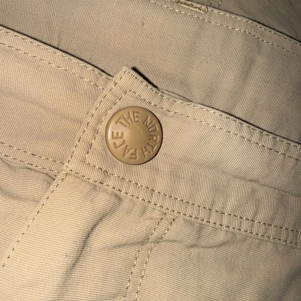 The North Face Paramount Peak Cargo Shorts Mens Large Nylon Khaki Tan Beige‎